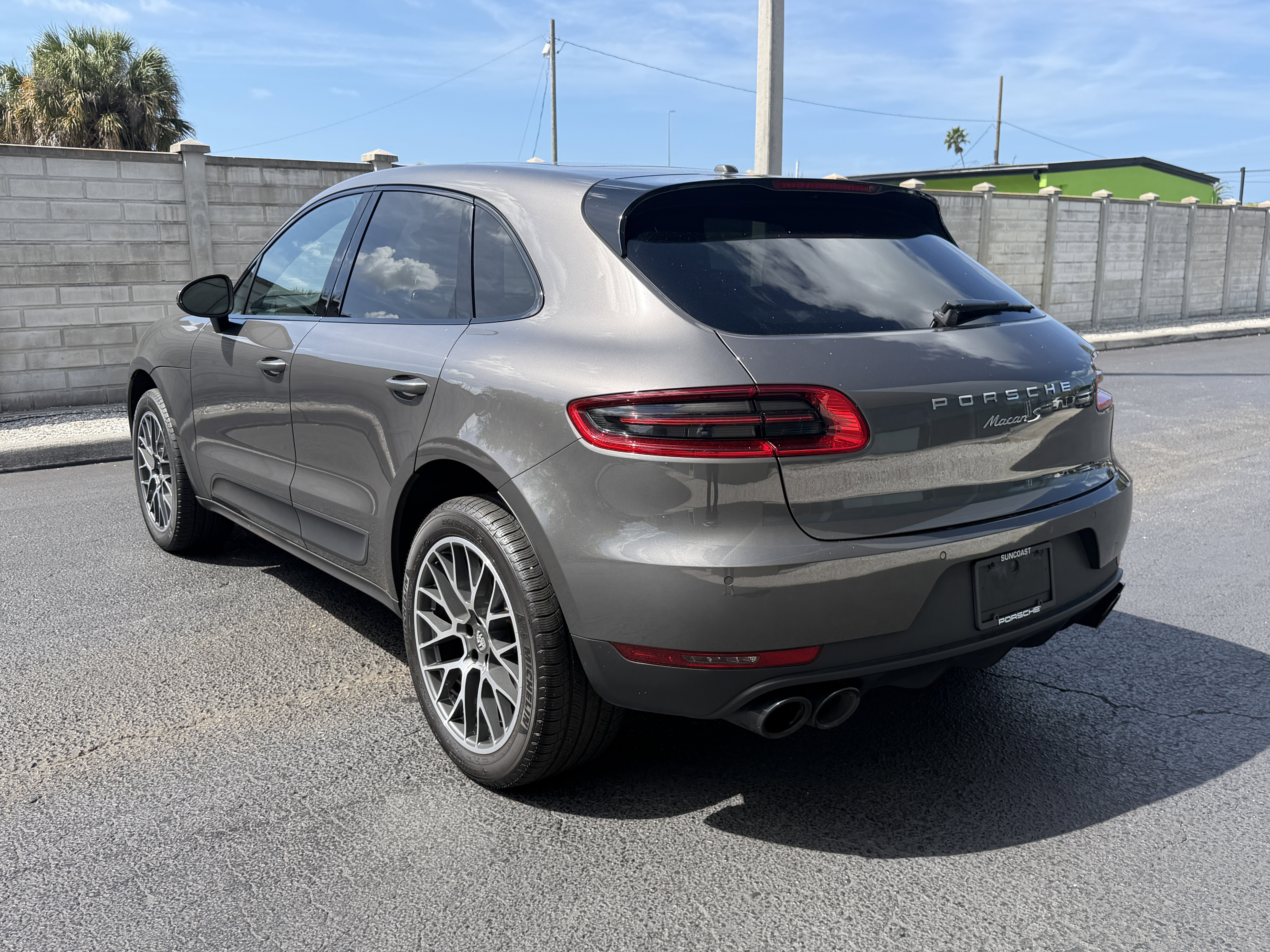 Certified 2015 Porsche Macan S image 3