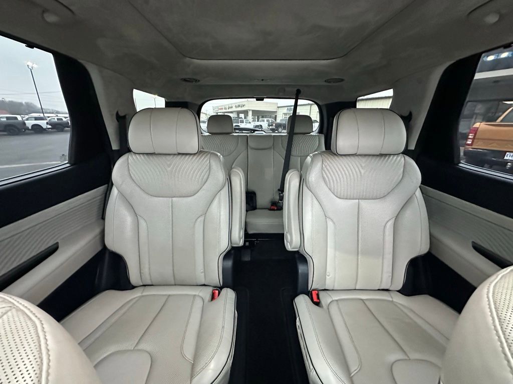 Used 2023 Hyundai Palisade Calligraphy image 17