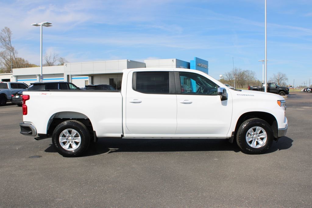 Used 2025 Chevrolet Silverado 1500 LT w/ Work Truck Package AWD/4WD image 11