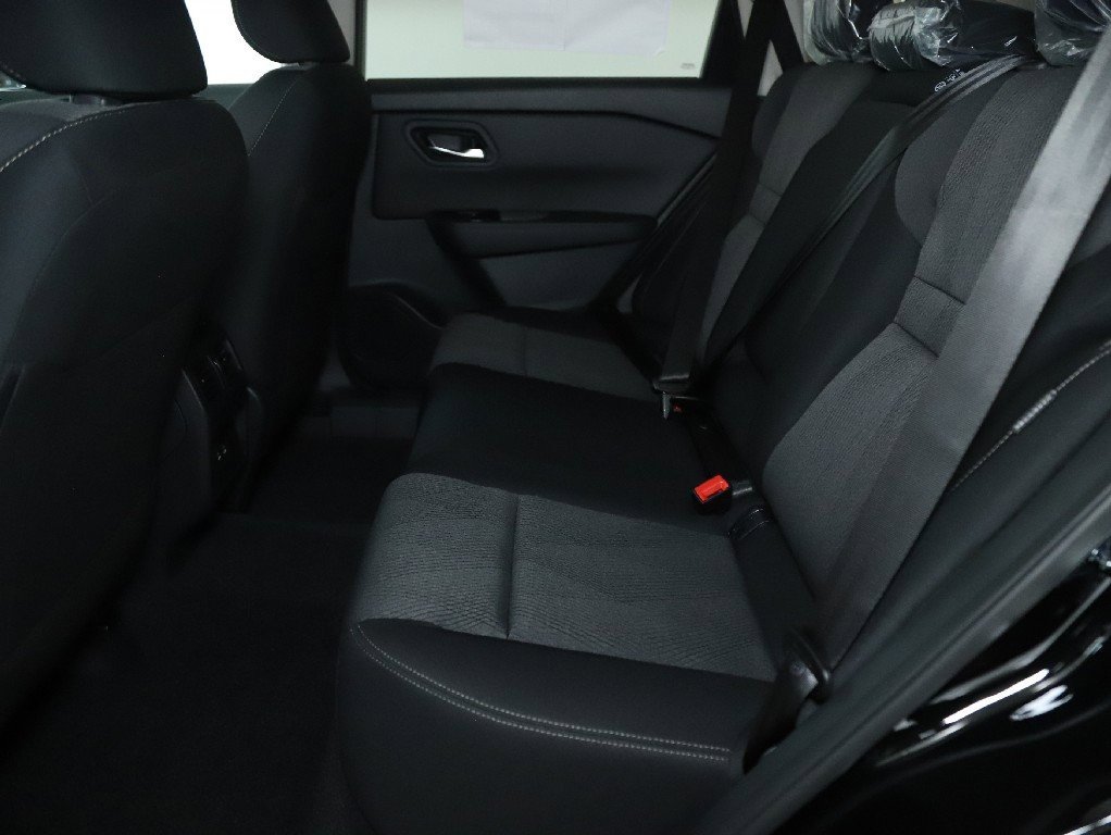 Certified 2026 Nissan Rogue SV image 14