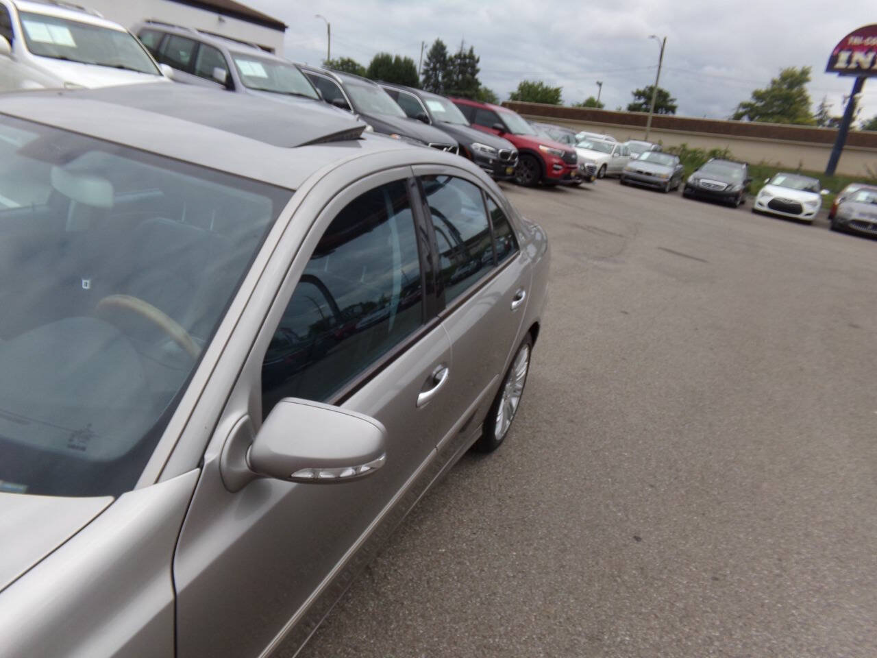 Used 2008 Mercedes-Benz E 350 4MATIC Sedan image 33
