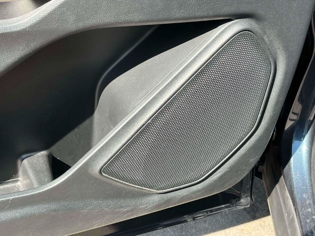 Used 2024 Ford Explorer XLT w/ Equipment Group 202A RWD image 30