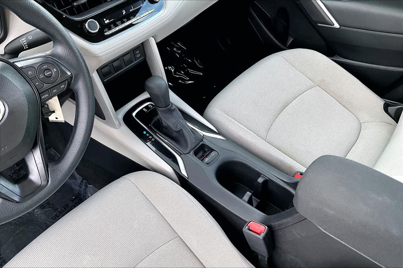 Used 2025 Toyota Corolla Cross L FWD image 17