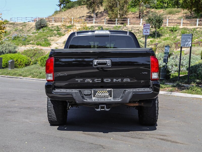 Used 2017 Toyota Tacoma TRD Sport w/ Tow Package (A/T) AWD/4WD image 4