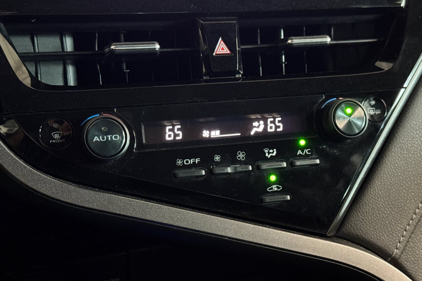 Used 2023 Toyota Camry SE FWD image 20