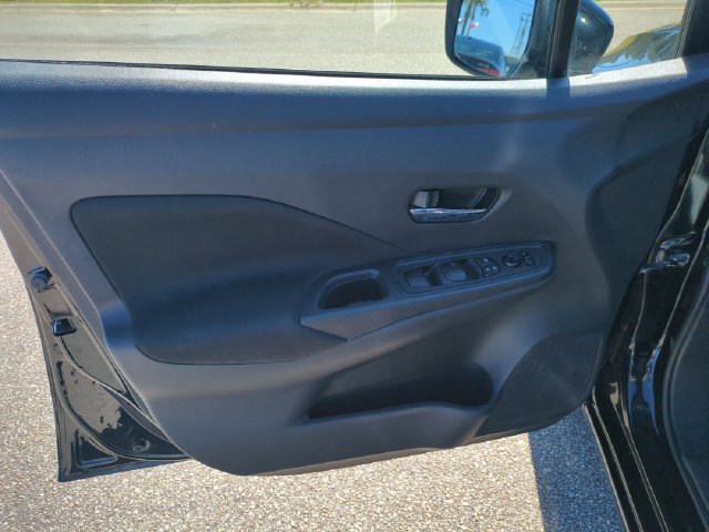 Used 2021 Nissan Versa SV FWD image 12