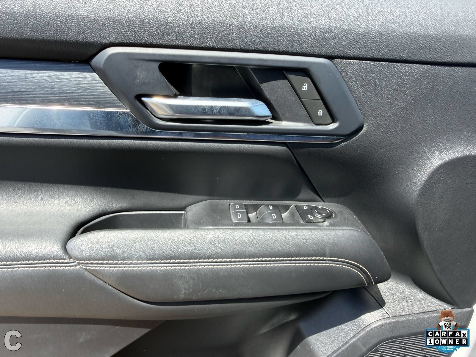 Used 2025 GMC Terrain Elevation AWD/4WD image 18