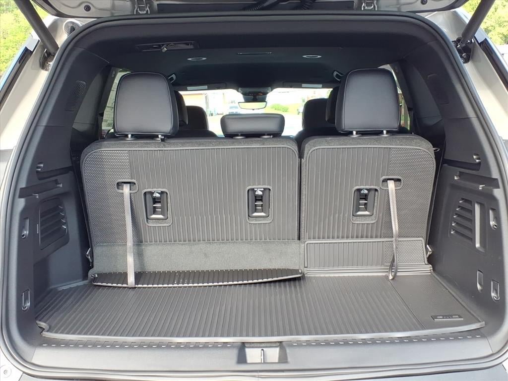 New 2026 GMC Acadia AT4 w/ Luxury Package AWD/4WD image 7