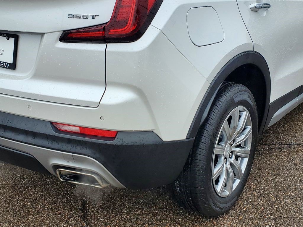 Certified 2023 Cadillac XT4 Premium Luxury w/ Cold Weather Package image 7