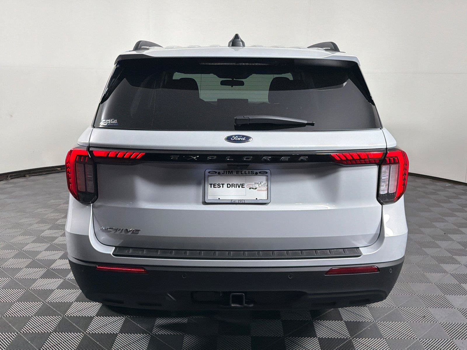 Used 2026 Ford Explorer Active RWD image 6