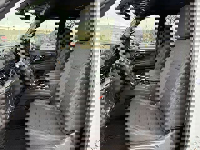 Used 2025 Chevrolet Tahoe LS image 24