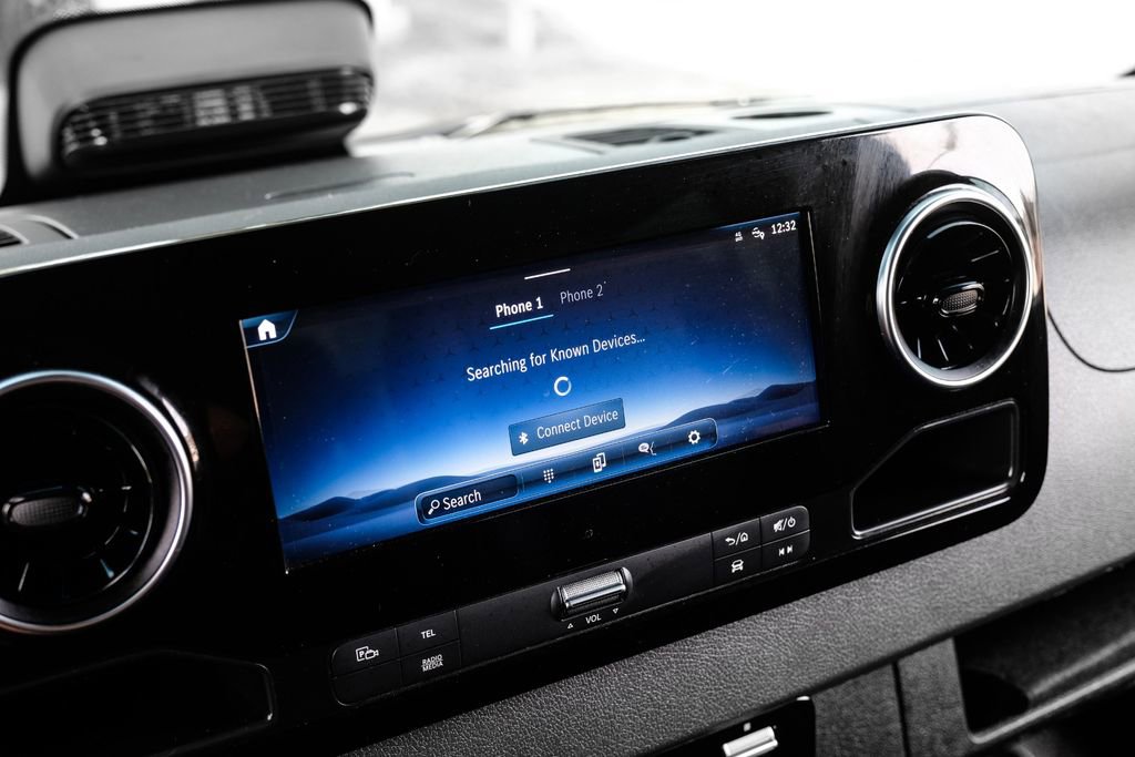 Used 2025 Mercedes-Benz Sprinter 2500 w/ Dashboard Charging Package image 27