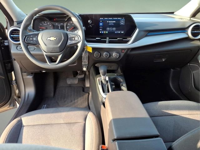 Used 2025 Chevrolet Trax LS w/ LS Convenience Package FWD image 13