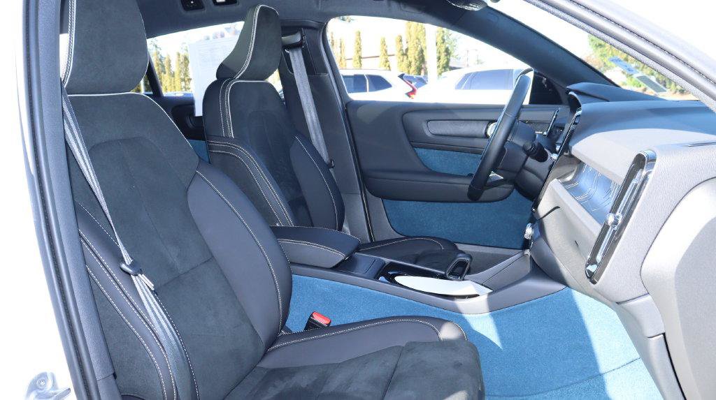 Used 2023 Volvo C40 P8 Recharge Ultimate w/ Protection Package Premier AWD/4WD image 23