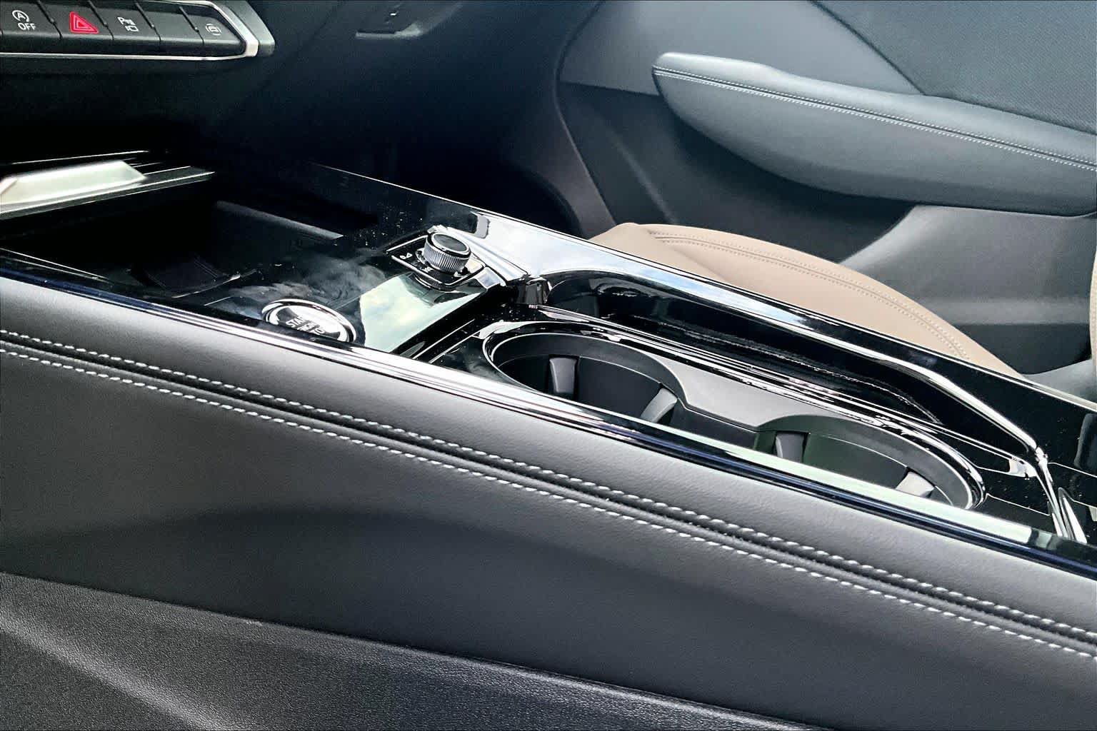 New 2026 Audi Q3 quattro 2.0T AWD/4WD image 7