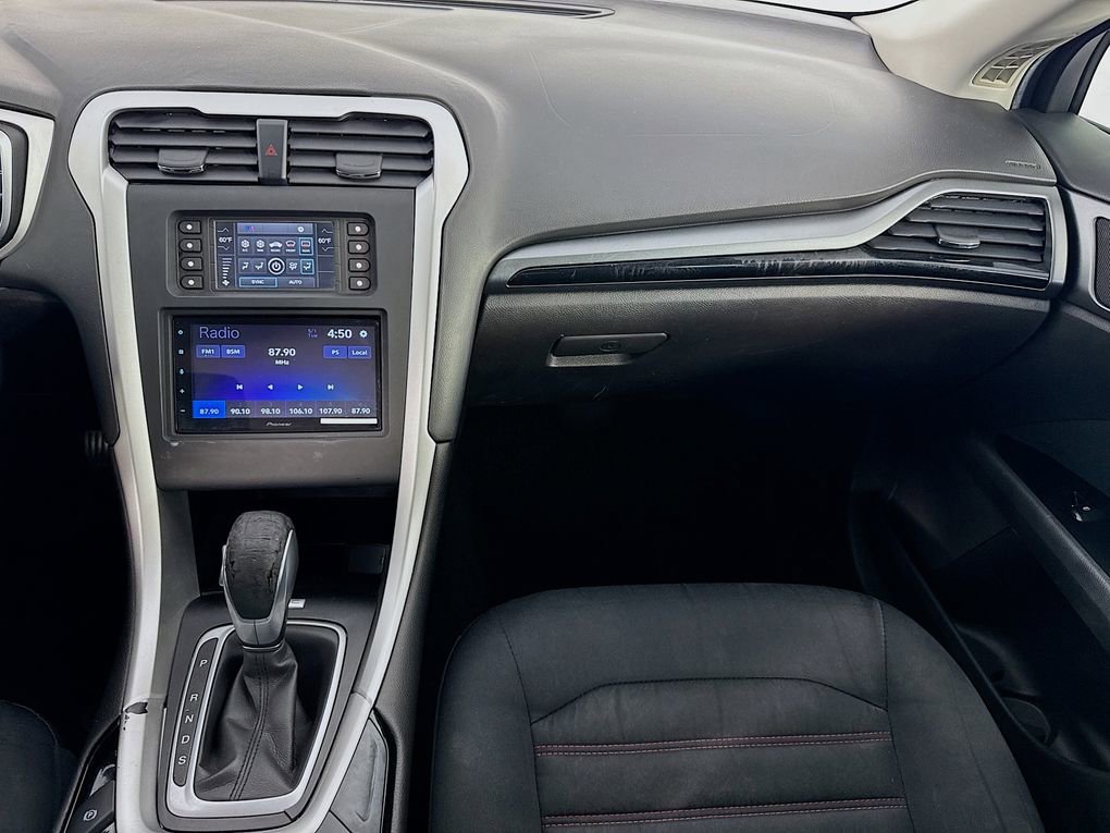 Used 2016 Ford Fusion SE image 23