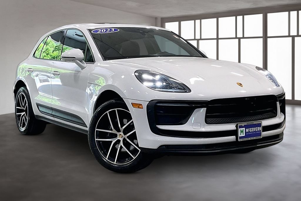 Used 2023 Porsche Macan AWD/4WD image 3