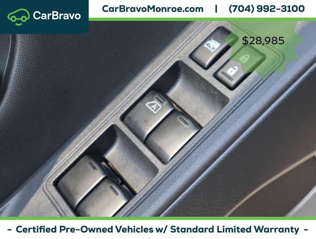 Used 2022 Nissan Frontier SV w/ SV Premium Package AWD/4WD image 17