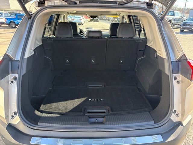 Used 2022 Nissan Rogue Platinum w/ Head-Up Display Package image 31