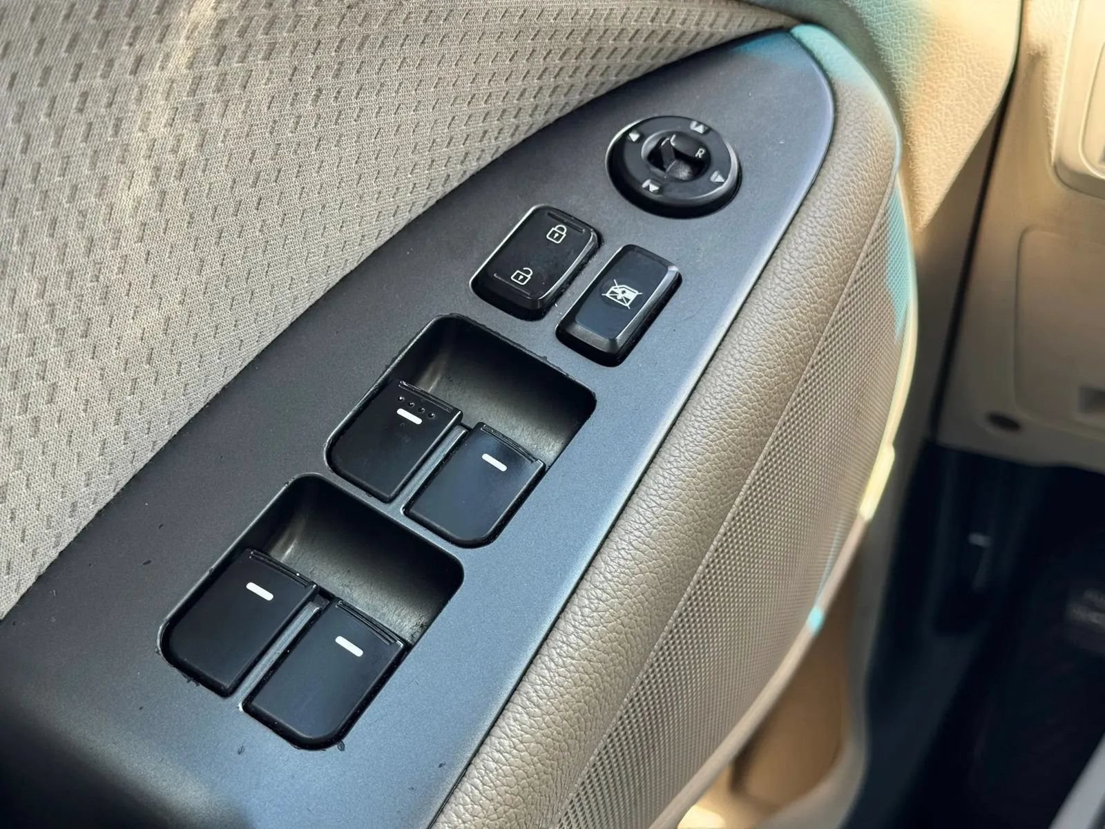 Used 2012 Kia Optima LX FWD image 25