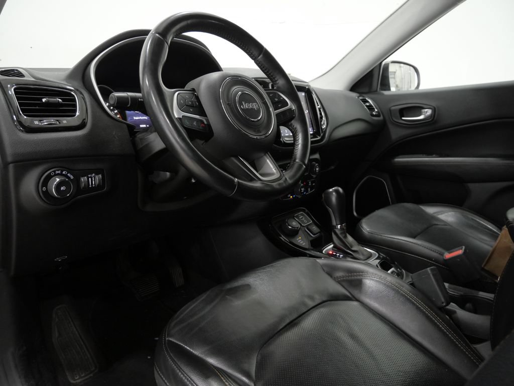 Used 2018 Jeep Compass Limited w/ Navigation Group AWD/4WD image 10