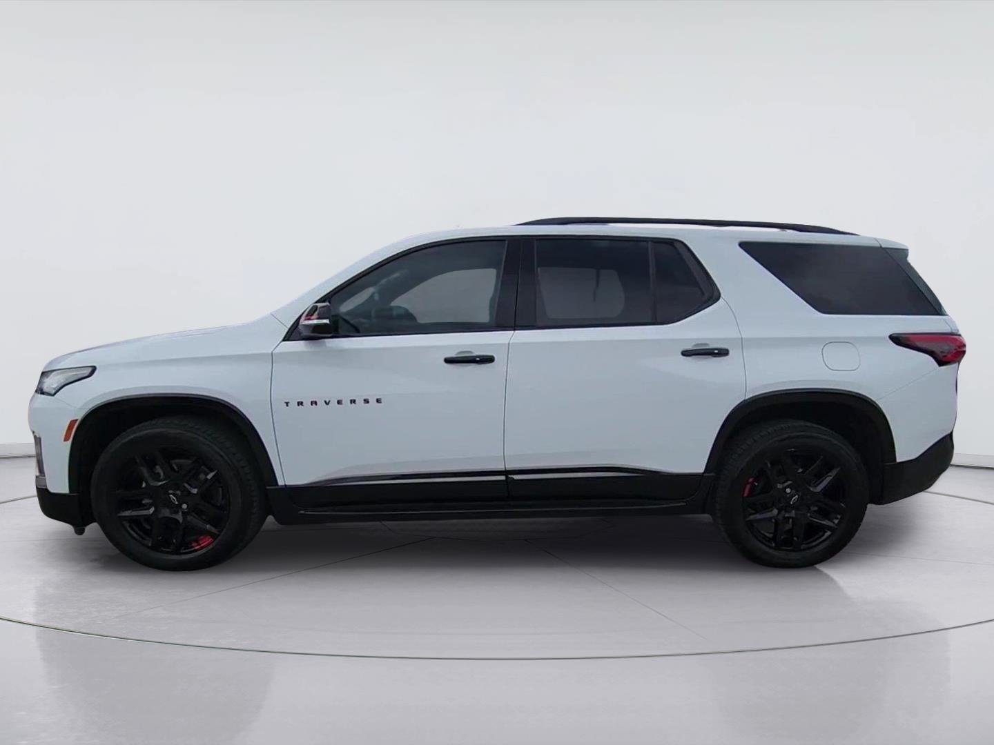 Certified 2022 Chevrolet Traverse Premier w/ Redline Edition AWD/4WD image 5