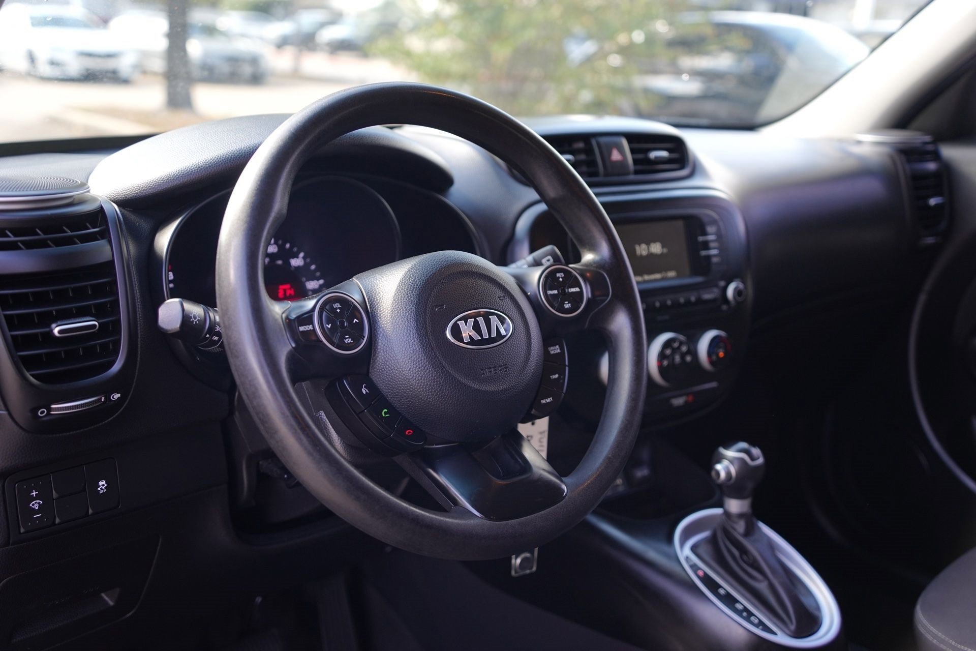Used 2017 Kia Soul image 2