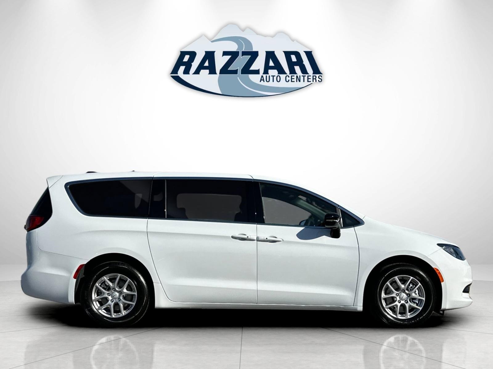 New 2025 Chrysler Voyager LX image 2