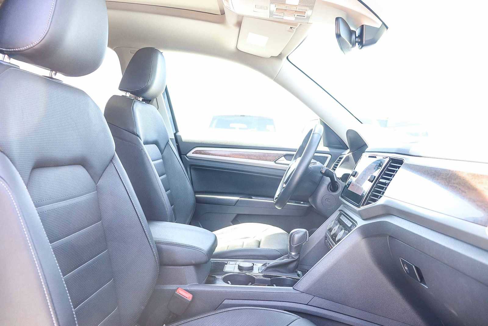 Used 2018 Volkswagen Atlas SEL Premium image 17