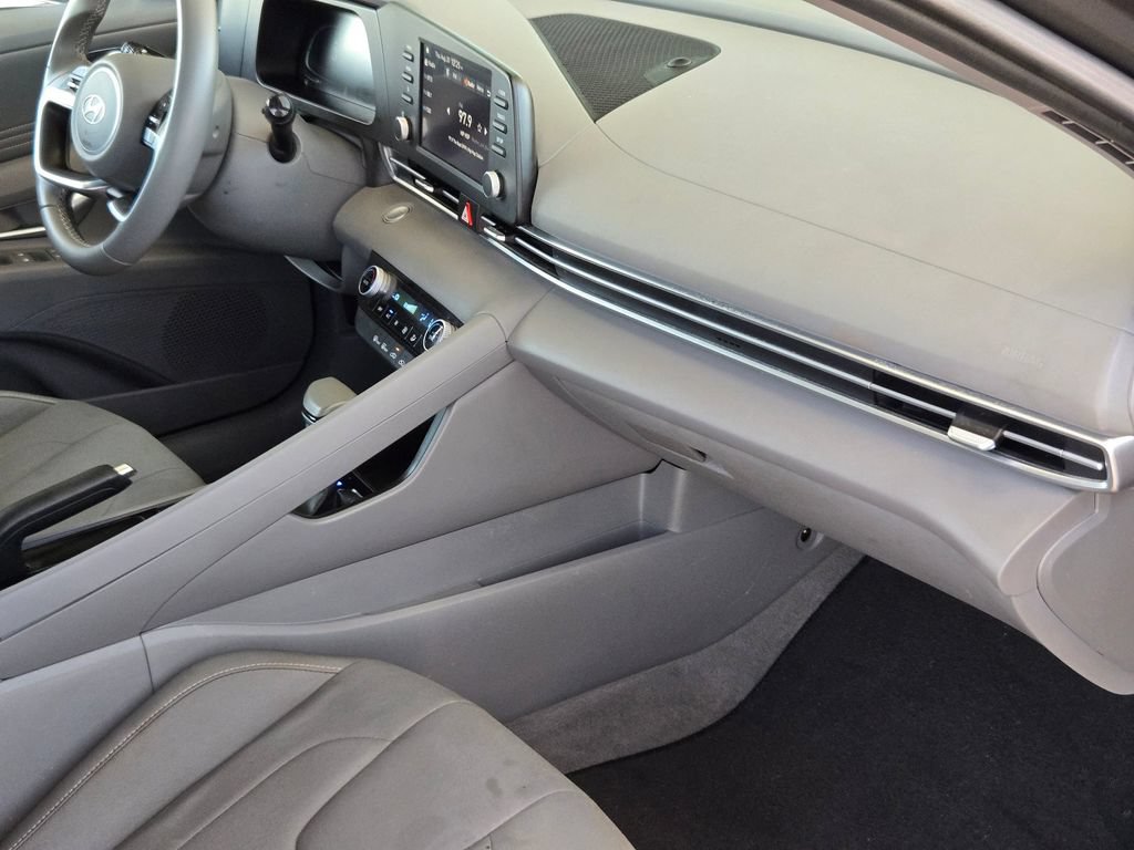 Used 2025 Hyundai Elantra Sport FWD image 26