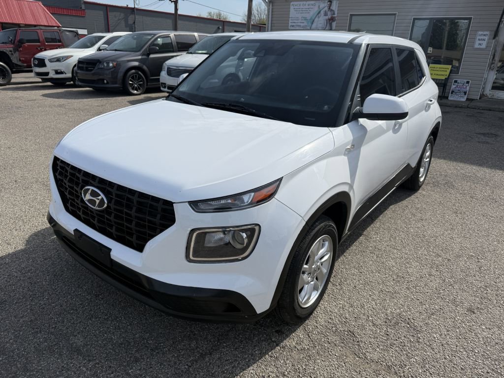 Used 2021 Hyundai Venue SE image 1