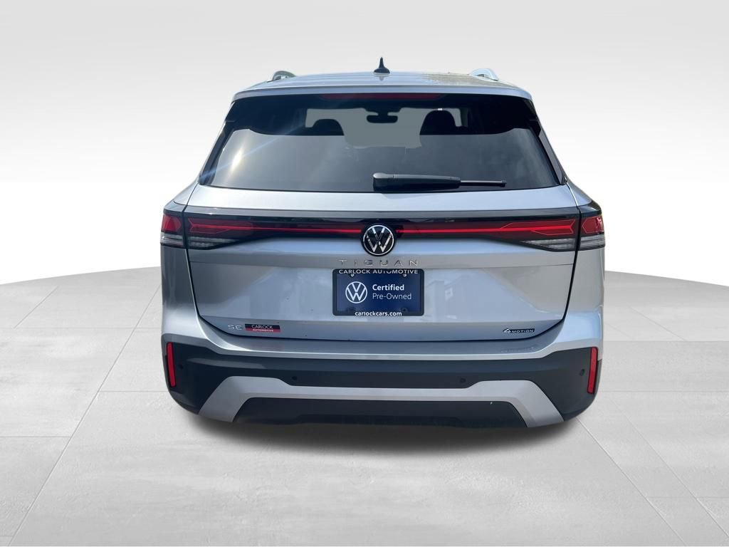 Used 2025 Volkswagen Tiguan SE AWD/4WD image 6