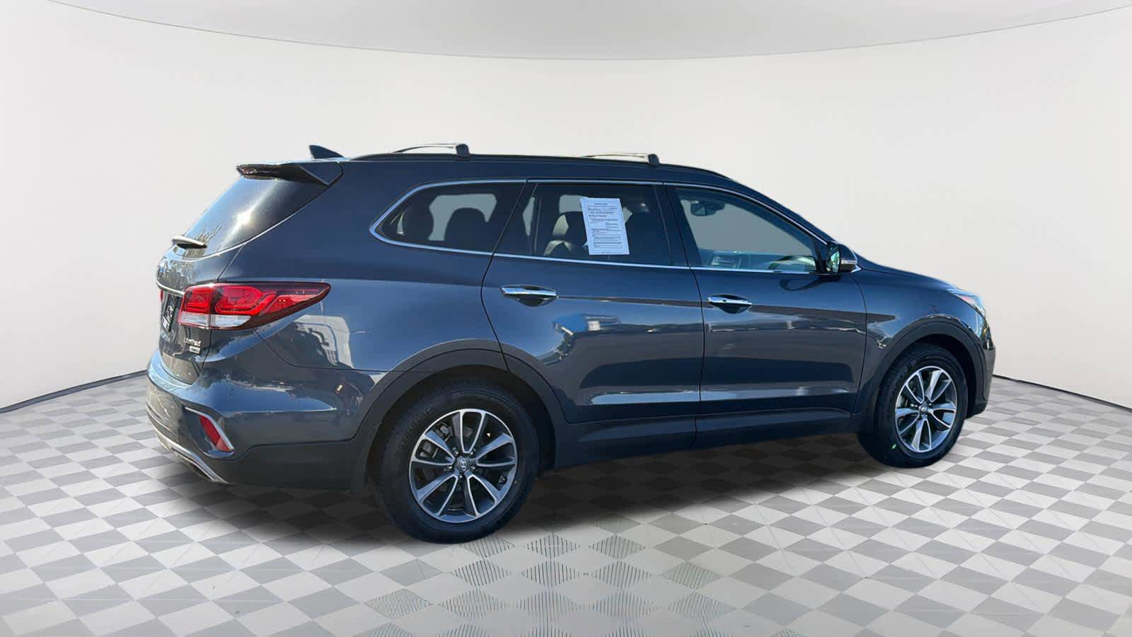 Used 2017 Hyundai Santa Fe Limited image 4