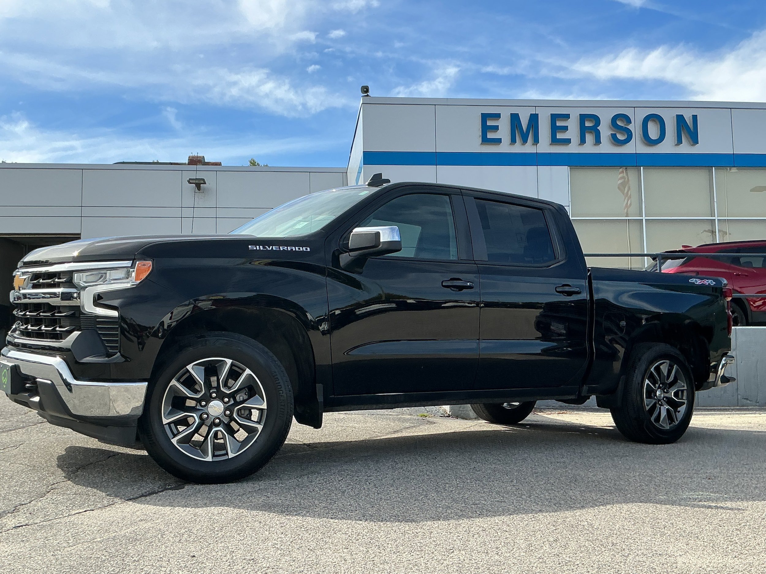 Certified 2023 Chevrolet Silverado 1500 LT AWD/4WD image 2