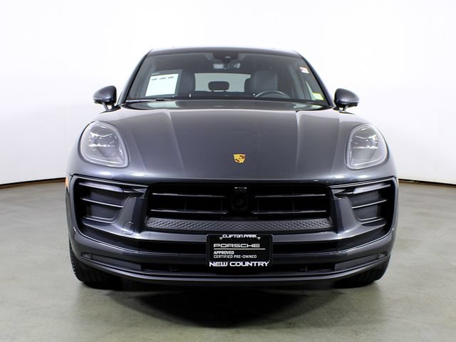 Certified 2023 Porsche Macan AWD/4WD image 10