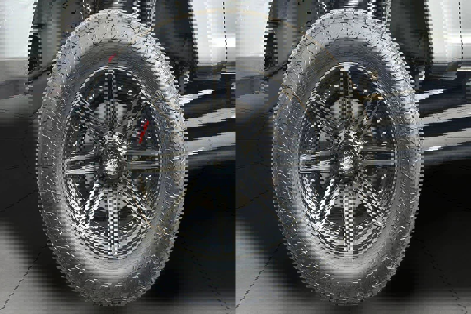 Used 2022 Ford F250 Lariat w/ Black Appearance Package image 11