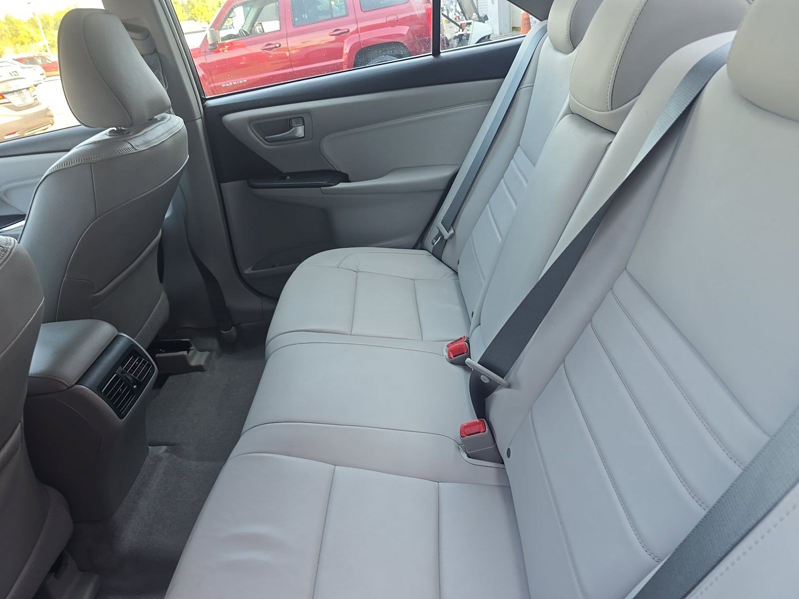Used 2017 Toyota Camry XLE FWD image 14