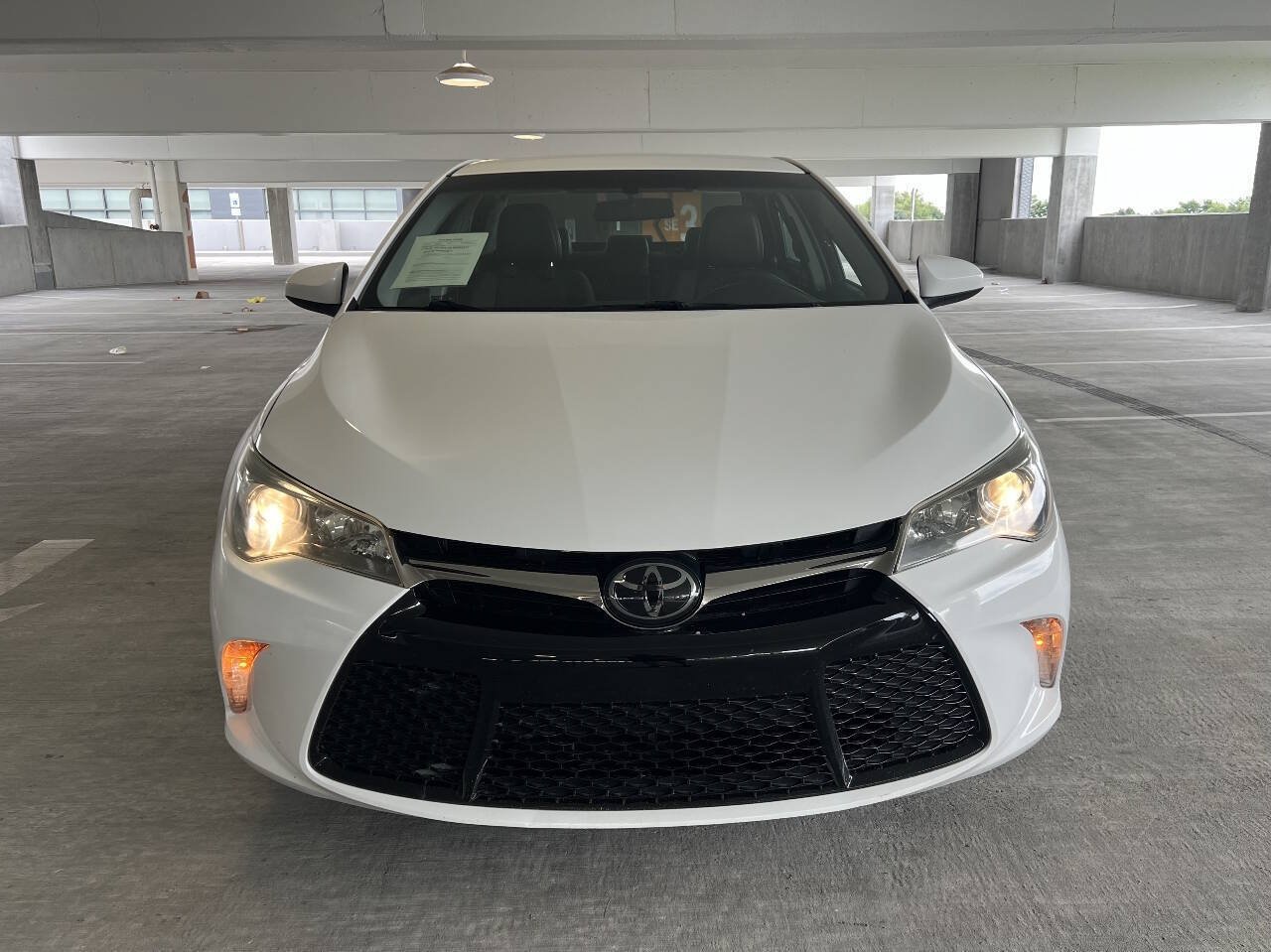 Used 2017 Toyota Camry SE FWD image 13