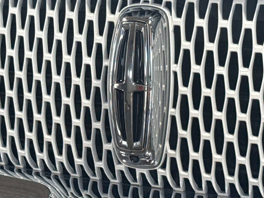 Certified 2023 Lincoln Navigator Reserve AWD/4WD image 9