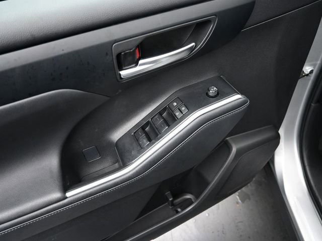 Certified 2024 Toyota Highlander XLE image 28