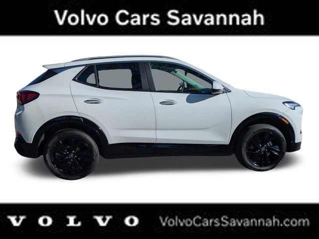 Used 2024 Buick Encore GX Sport Touring image 3