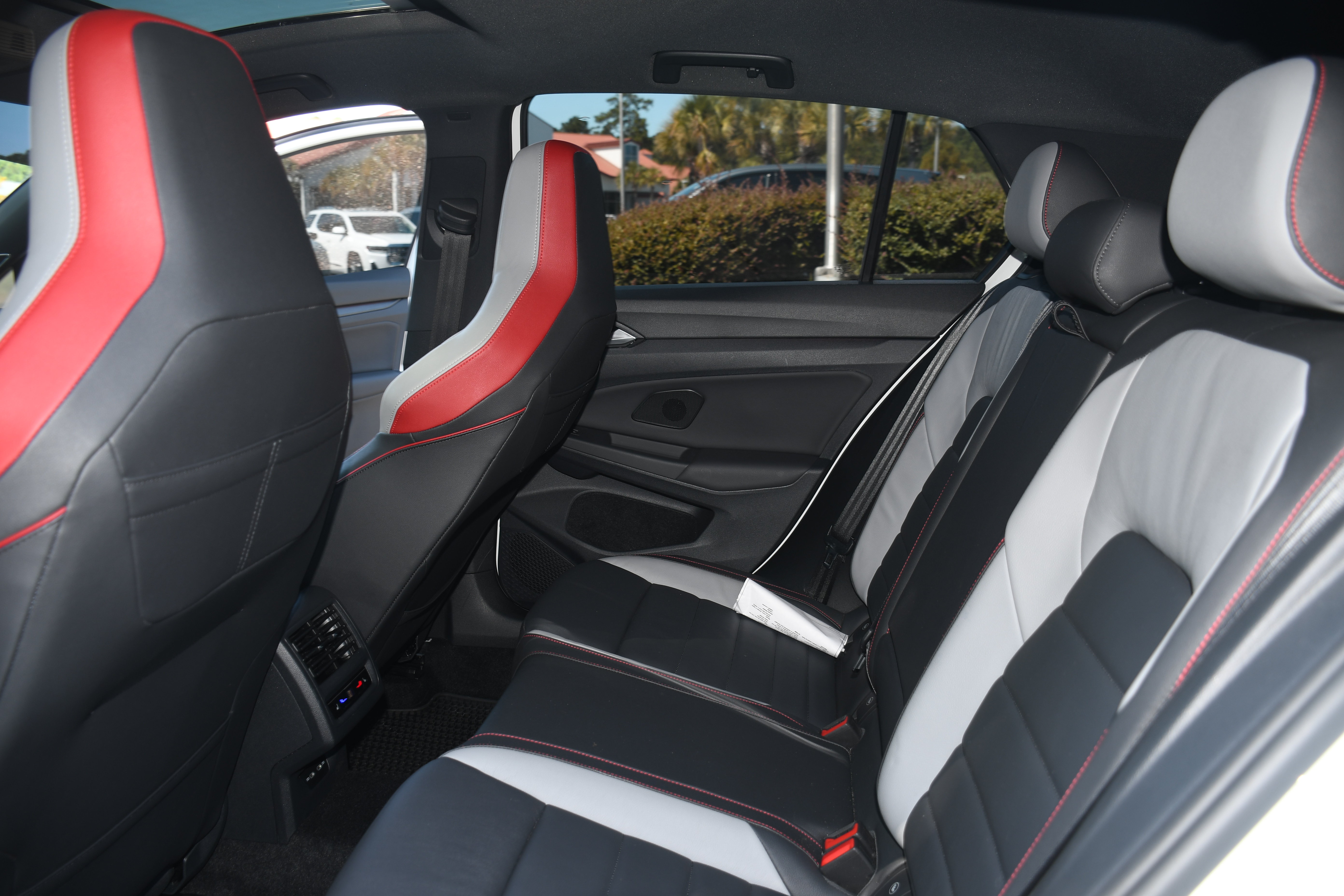 Used 2022 Volkswagen GTI Autobahn FWD image 17