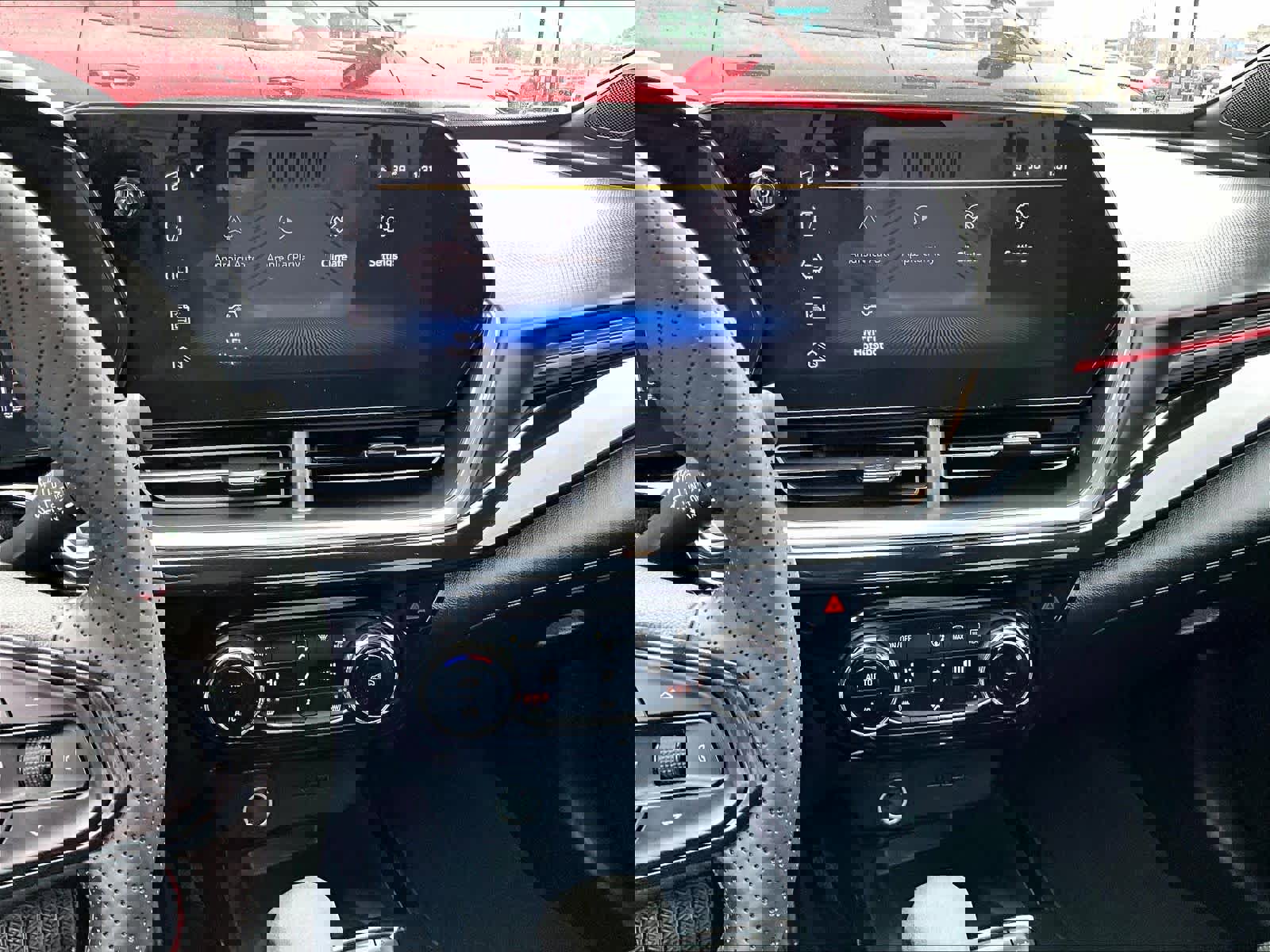 Used 2024 Chevrolet Trax RS w/ Sunroof Package image 19