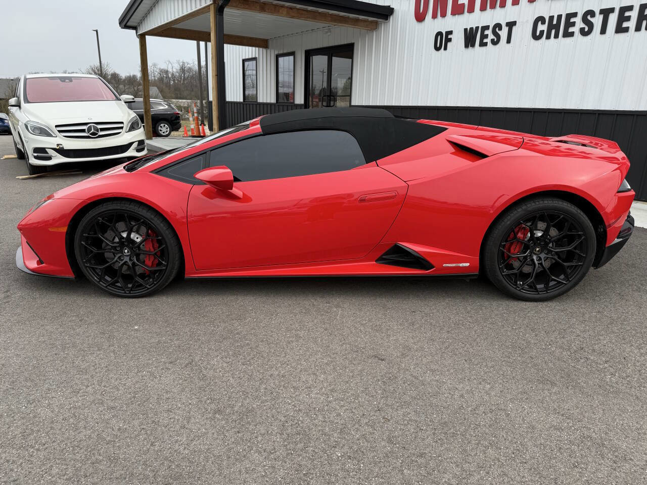 Used 2020 Lamborghini Huracan EVO image 13