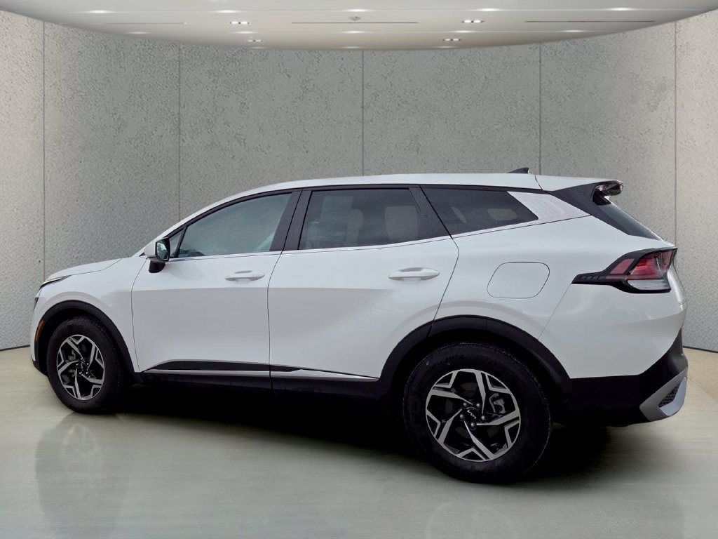 Used 2024 Kia Sportage LX FWD image 8
