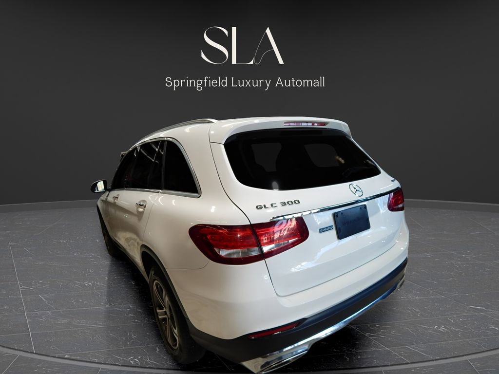 Used 2019 Mercedes-Benz GLC 300 4MATIC w/ Premium Package image 8