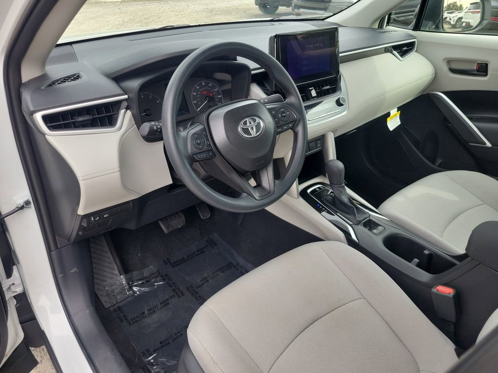 Used 2025 Toyota Corolla Cross L image 16