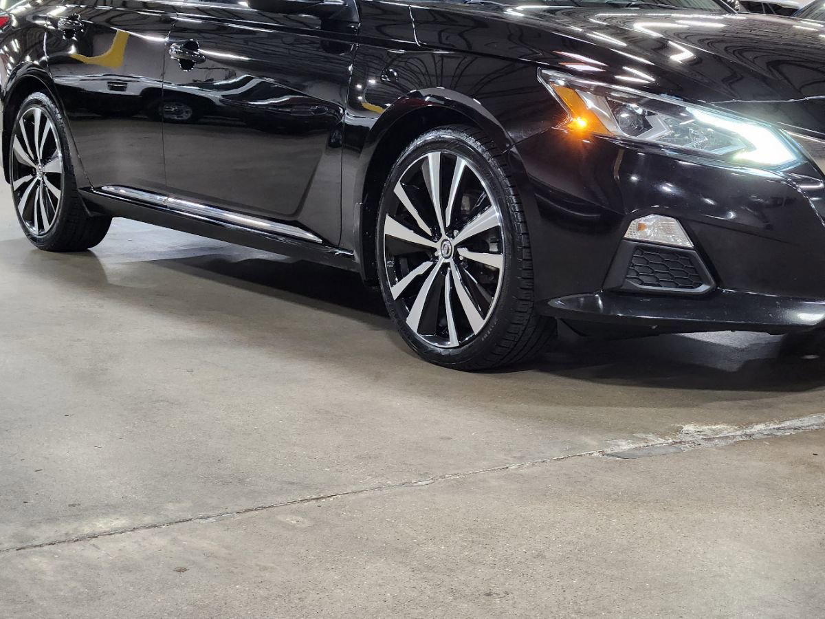 Used 2019 Nissan Altima 2.5 SR FWD image 16