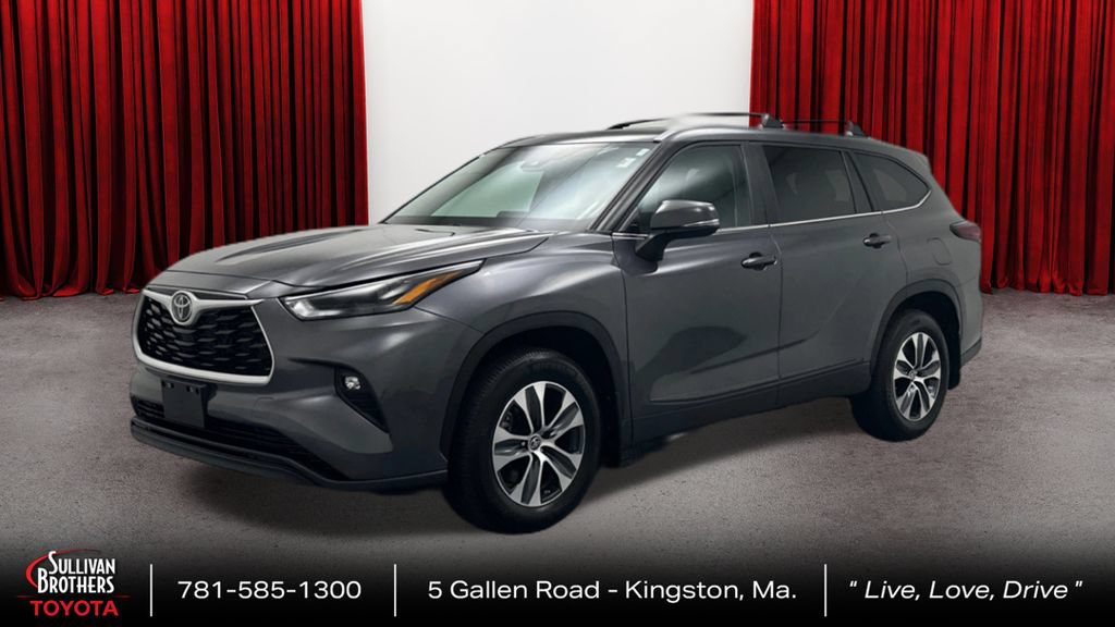 Certified 2024 Toyota Highlander XLE AWD/4WD image 1