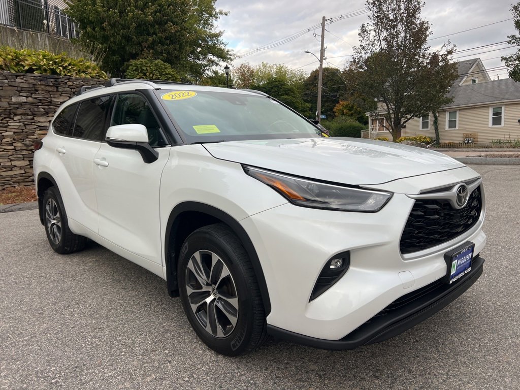 Used 2022 Toyota Highlander XLE image 7